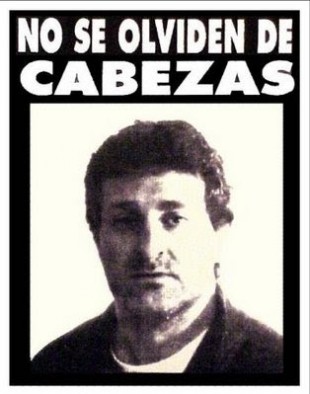 Cartaz pedindo justiça por Cabezas (Foto: Reprodução)