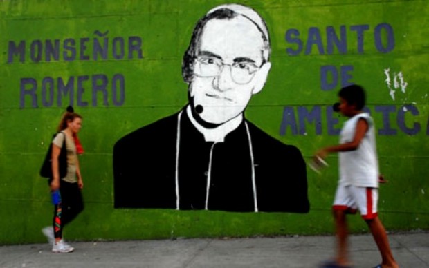 Muro com grafite do Monsenhor Romero, em El Salvador