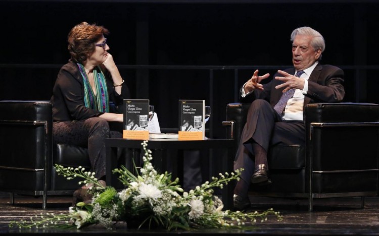 Vargas Llosa, durante a apresentação de "Cinco Esquinas" (Foto Divulgação)