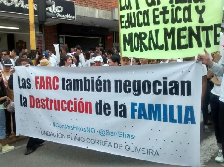 Marcha pelo "não" em Bogotá (Foto AP)