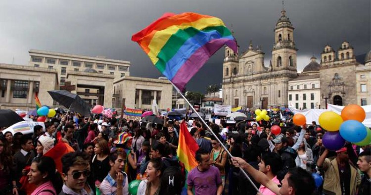 Manifestantes pró-matrimônio gay, em Bogotá (Foto AP)